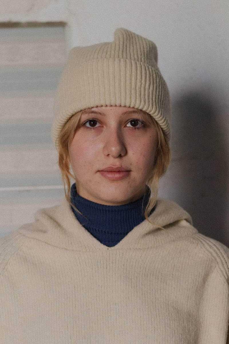 Baserange | Mea Beanie | Chaume Sand – One of a few