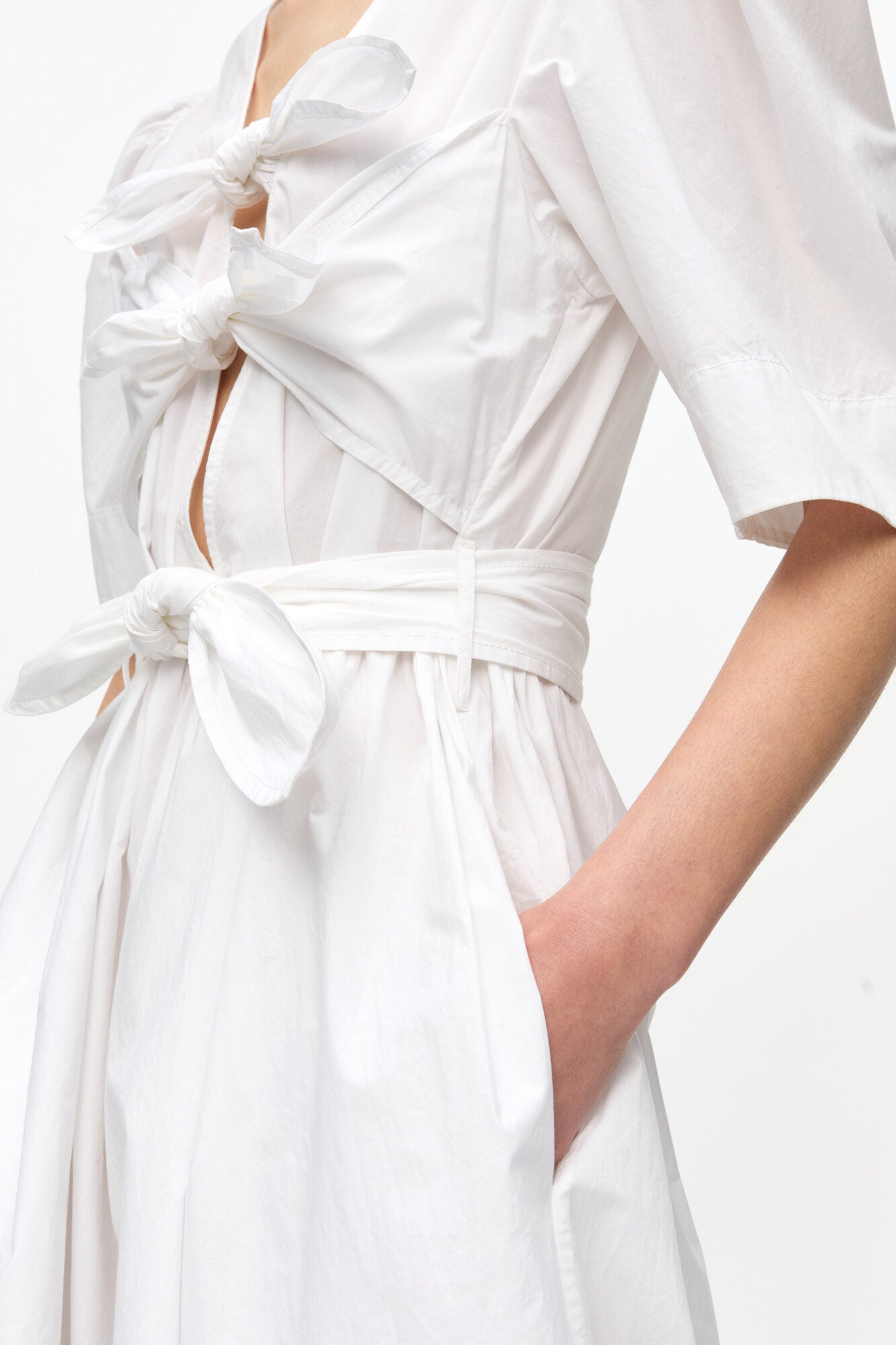 ワンピースその他 Ganni Embroidered Anglaise Balloon One Piece White F5989151 楽天市場】Ganni（カラーホワイト）（ワンピース｜レディース
